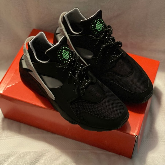 Nike Air Huarache main image 7